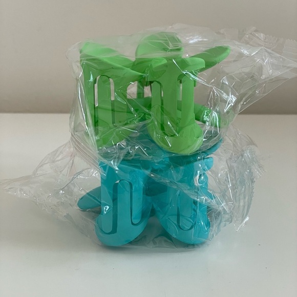 Large Flower Hair Accessories Claw Hair Clips Set of 2 Green & Teal Blue - Picture 8 of 9